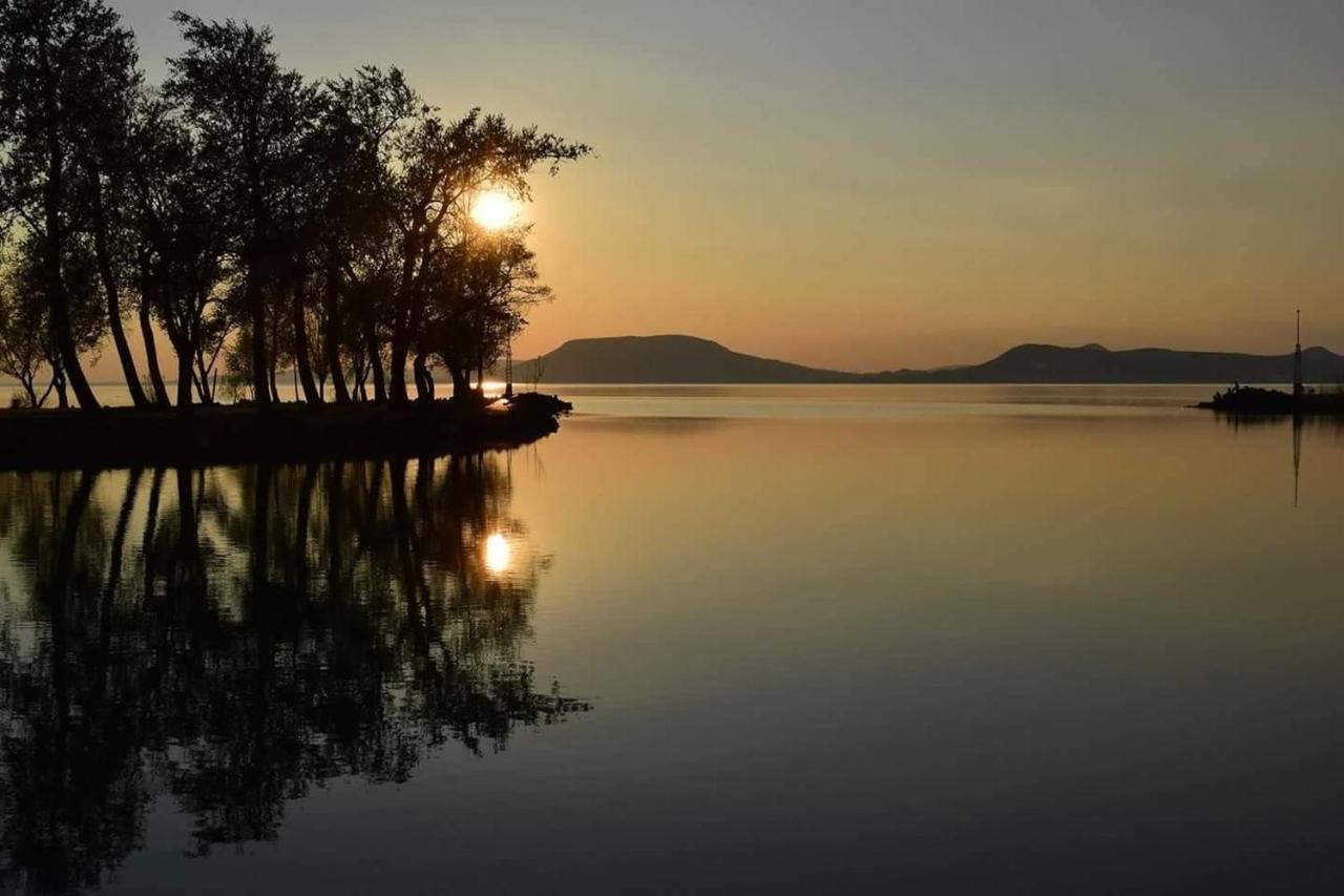 Sunrise Apartman Siófok Exteriör bild